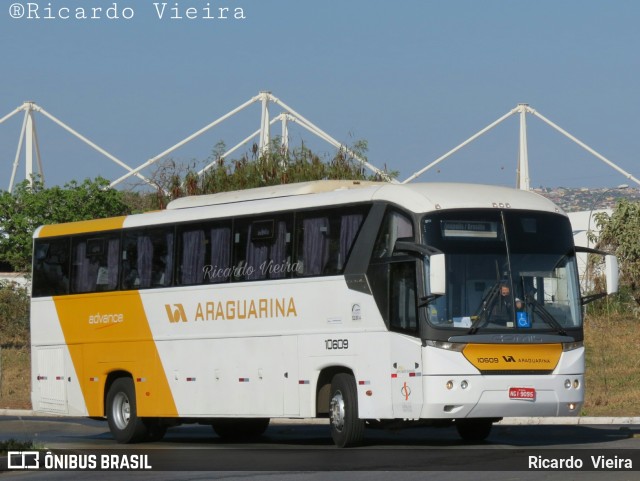 Viação Araguarina 10609 na cidade de Brasília, Distrito Federal, Brasil, por Ricardo Vieira. ID da foto: 6173239.