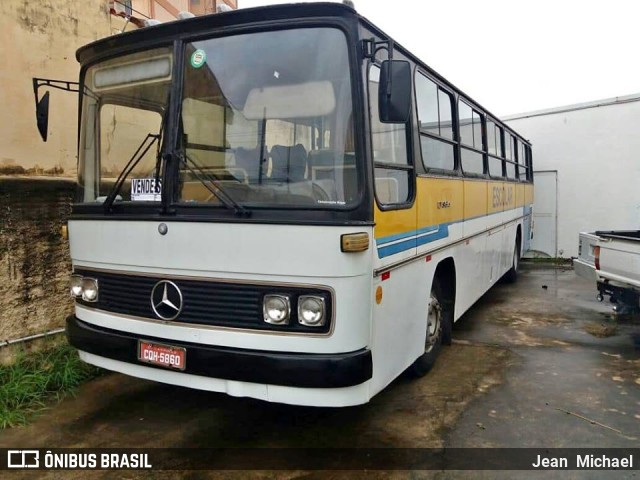 Ônibus Particulares  na cidade de Brasil, por Jean  Michael. ID da foto: 6175854.