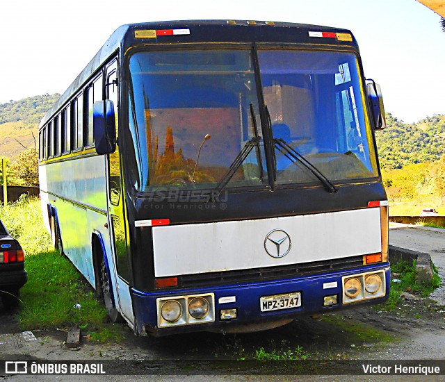 Ônibus Particulares  na cidade de Petrópolis, Rio de Janeiro, Brasil, por Victor Henrique. ID da foto: 6176045.