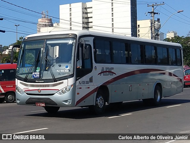 Auto Viação ABC RJ 105.108 na cidade de Niterói, Rio de Janeiro, Brasil, por Carlos Alberto de Oliveira Júnior. ID da foto: 6176878.