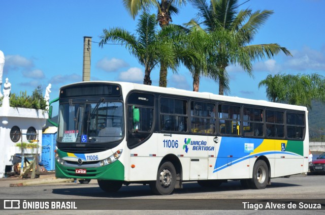 Viação Bertioga 11006 na cidade de Bertioga, São Paulo, Brasil, por Tiago Alves de Souza. ID da foto: 6179123.