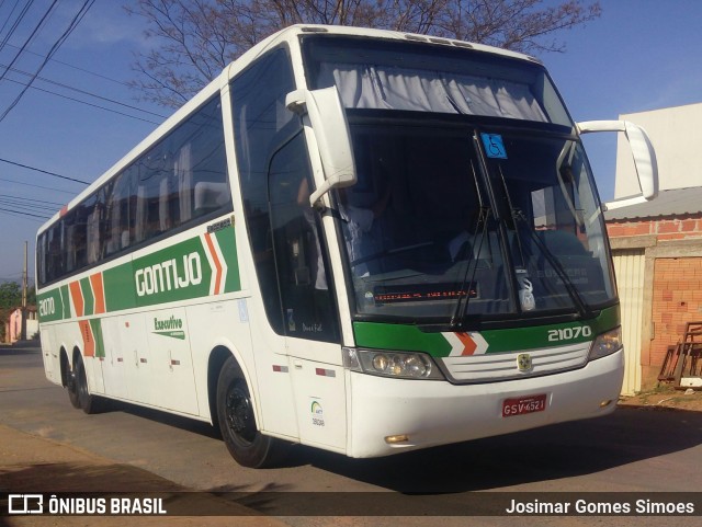Empresa Gontijo de Transportes 21070 na cidade de Minas Novas, Minas Gerais, Brasil, por Josimar Gomes Simoes. Número da foto: #6180729.