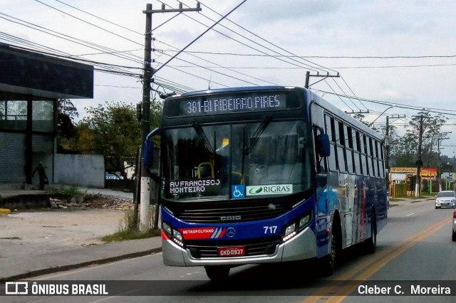 Rigras Transporte Coletivo e Turismo 717 na cidade de Ribeirão Pires, São Paulo, Brasil, por Cleber C.  Moreira. ID da foto: 6182918.