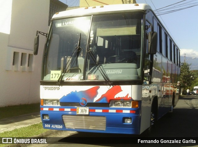 Transportes Murillo Navarro  na cidade de Brasil, por Fernando Gonzalez Garita. ID da foto: 6186648.