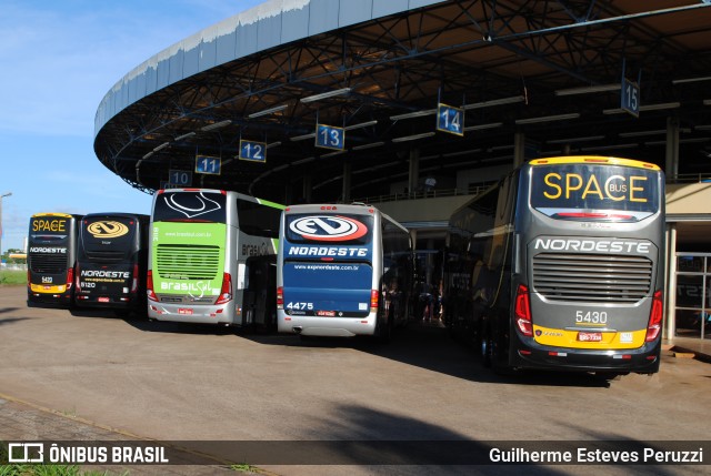 Expresso Nordeste 5430 na cidade de Campo Mourão, Paraná, Brasil, por Guilherme Esteves Peruzzi. Número da foto: #6188472.