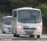 Ônibus Particulares 75502 na cidade de Nova Era, Minas Gerais, Brasil, por Rodrigo  Aparecido. Número da foto: #6189166.