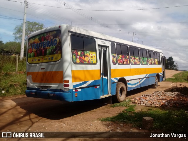 Ônibus Particulares 7120 na cidade de Guaíba, Rio Grande do Sul, Brasil, por Jonathan Vargas. Número da foto: #6192108.