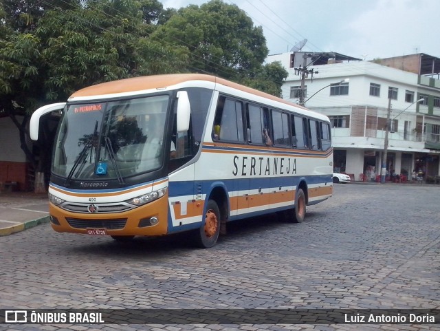 Viação Sertaneja 490 na cidade de Sapucaia, Rio de Janeiro, Brasil, por Luiz Antonio Doria. Número da foto: #6192420.