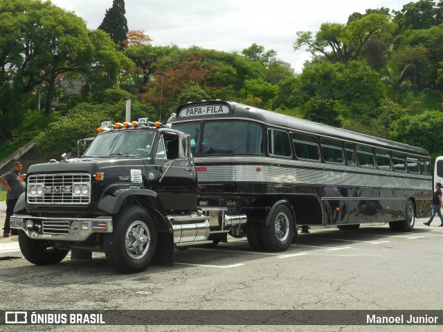 Ônibus Particulares Papa-Fila na cidade de São Paulo, São Paulo, Brasil, por Manoel Junior. ID da foto: 6191228.