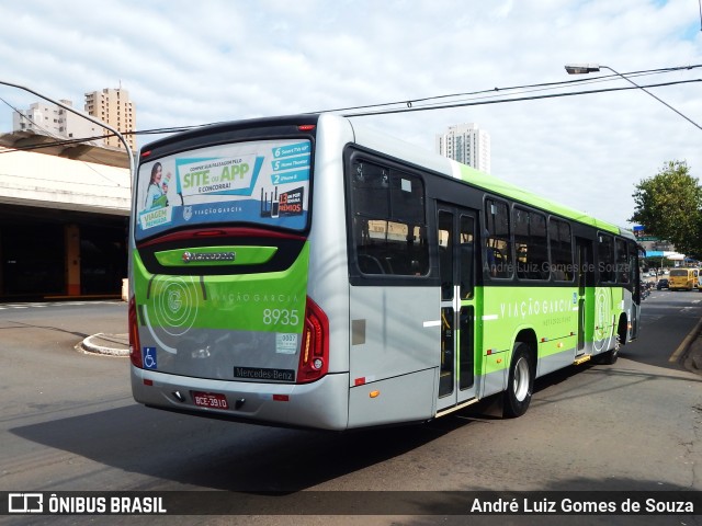 Viação Garcia 8935 na cidade de Londrina, Paraná, Brasil, por André Luiz Gomes de Souza. ID da foto: 6142087.