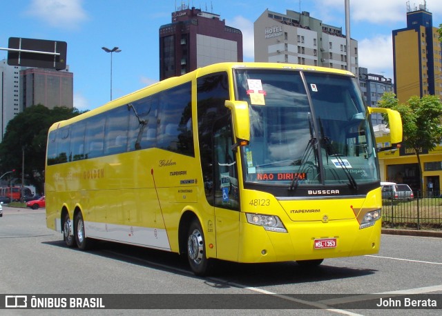 Viação Itapemirim 48123 na cidade de Curitiba, Paraná, Brasil, por John Berata. ID da foto: 6141550.