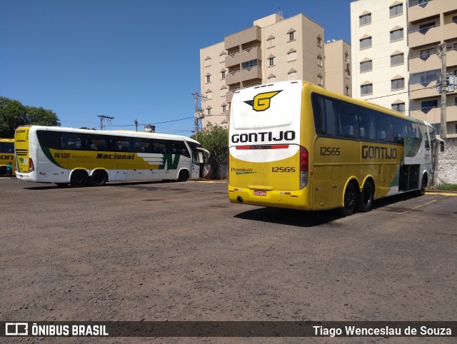 Empresa Gontijo de Transportes 12565 na cidade de Uberaba, Minas Gerais, Brasil, por Tiago Wenceslau de Souza. ID da foto: 6141537.