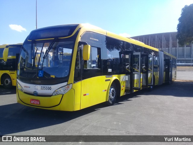 Viação Pioneira 225550 na cidade de Brasília, Distrito Federal, Brasil, por Yuri Martins. ID da foto: 6142863.