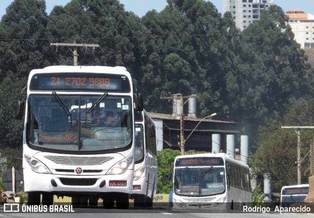 Ônibus Particulares 6065 na cidade de Conselheiro Lafaiete, Minas Gerais, Brasil, por Rodrigo  Aparecido. ID da foto: 6148420.