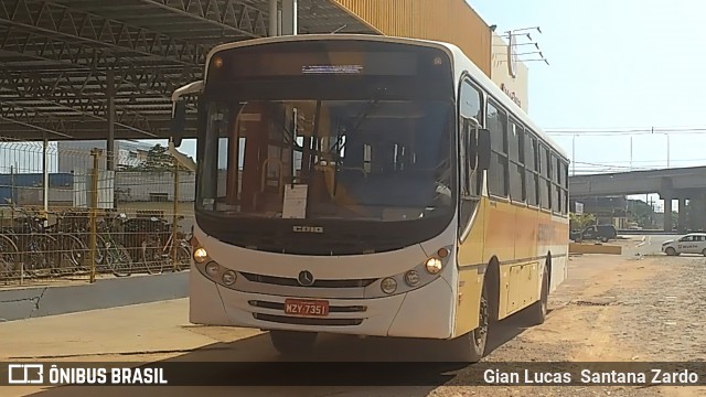 Escolares 7351 na cidade de Ji-Paraná, Rondônia, Brasil, por Gian Lucas  Santana Zardo. Número da foto: #6147079.