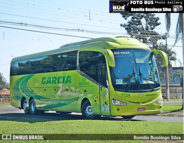 Viação Garcia 7129 na cidade de Rolândia, Paraná, Brasil, por Romílio Busólogo Silva . ID da foto: 6148581.