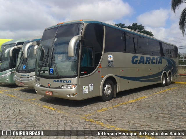 Viação Garcia 7501 na cidade de Curitiba, Paraná, Brasil, por Jefferson Henrique de Freitas dos Santos. Número da foto: #6147358.