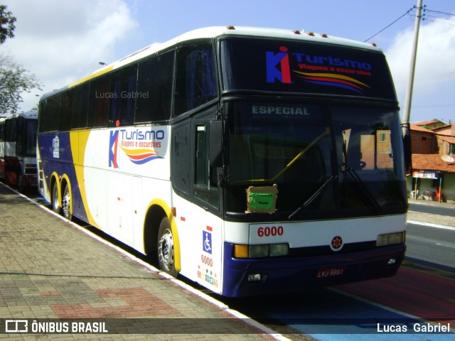 Ônibus Particulares 6000 na cidade de Teresina, Piauí, Brasil, por Lucas Gabriel. Número da foto: #6151607.