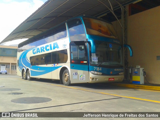 Viação Garcia 7184 na cidade de Curitiba, Paraná, Brasil, por Jefferson Henrique de Freitas dos Santos. Número da foto: #6151446.